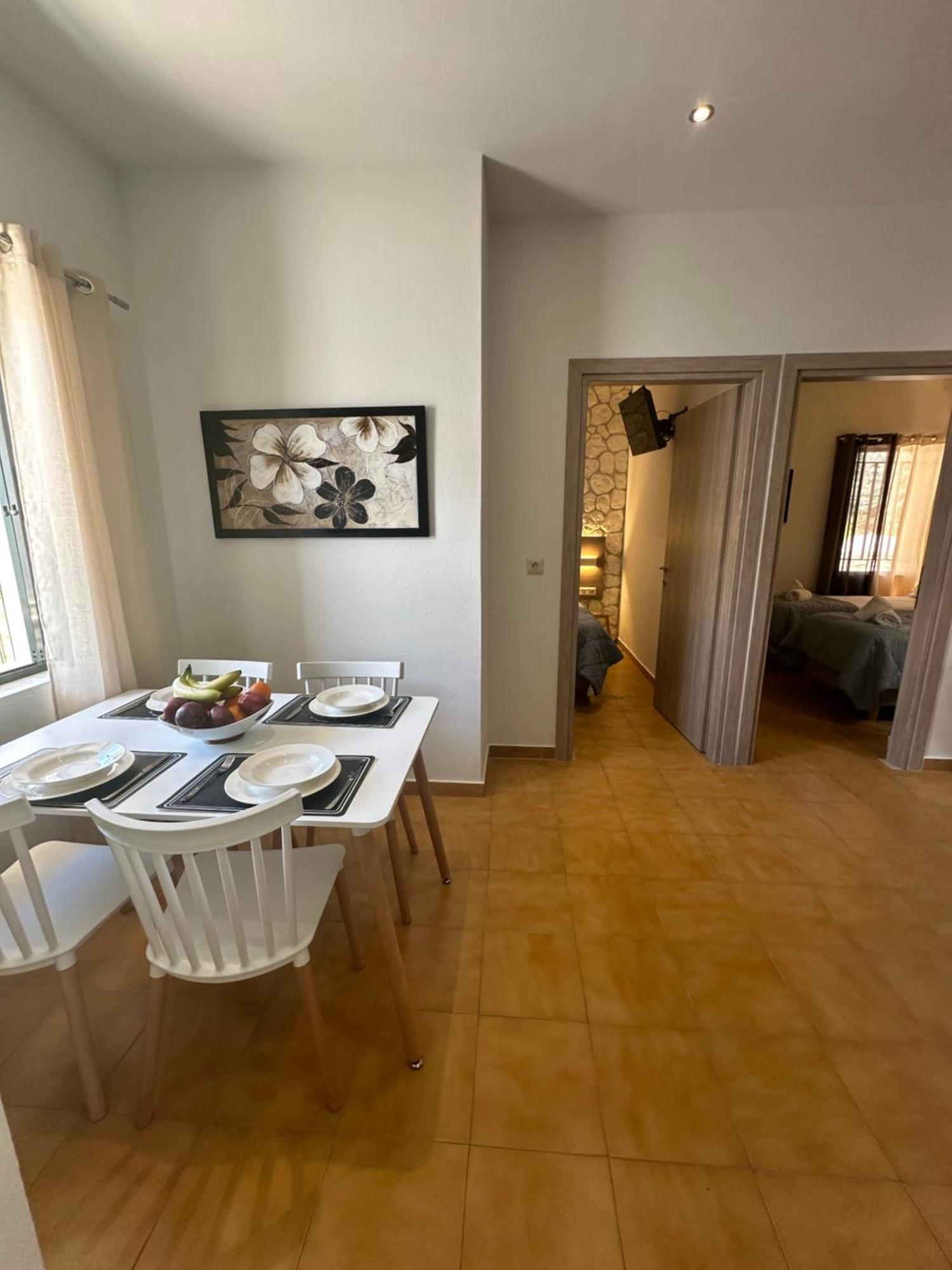 Vladimiros Apartments บาร์บาตี ภายนอก รูปภาพ