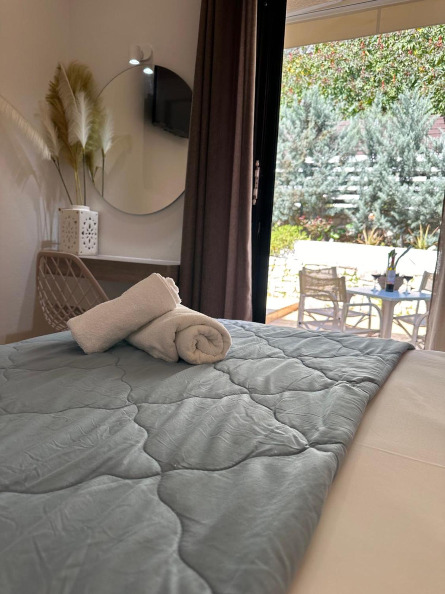Vladimiros Apartments บาร์บาตี ภายนอก รูปภาพ