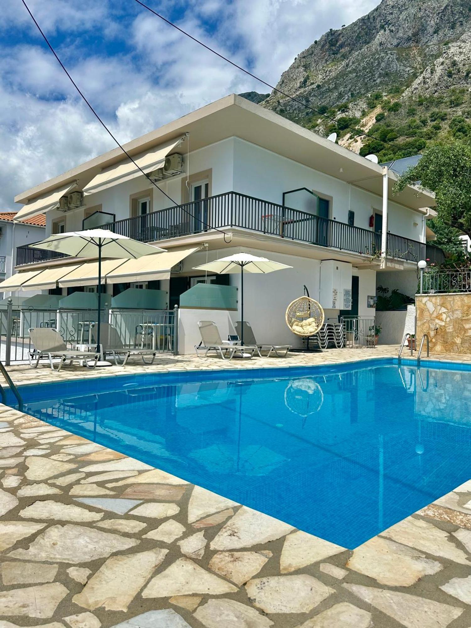 Vladimiros Apartments บาร์บาตี ภายนอก รูปภาพ